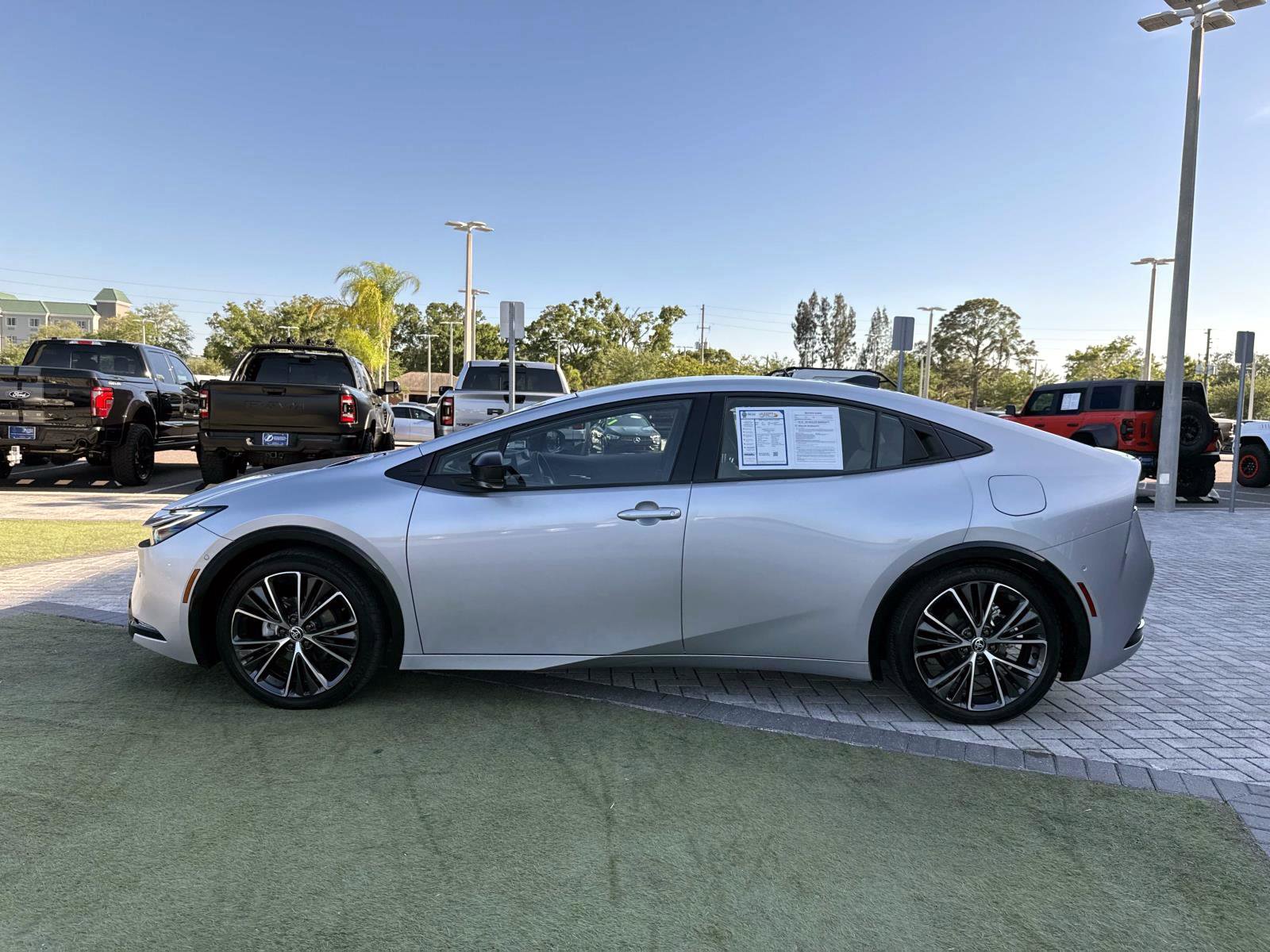 Used 2025 Toyota Prius Limited w/ Limited Premium Package FWD image 4
