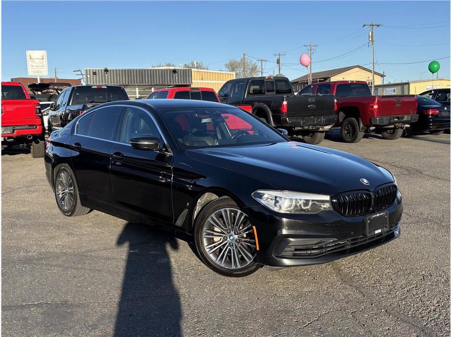 Used 2019 BMW 530e w/ Convenience Package RWD image 3