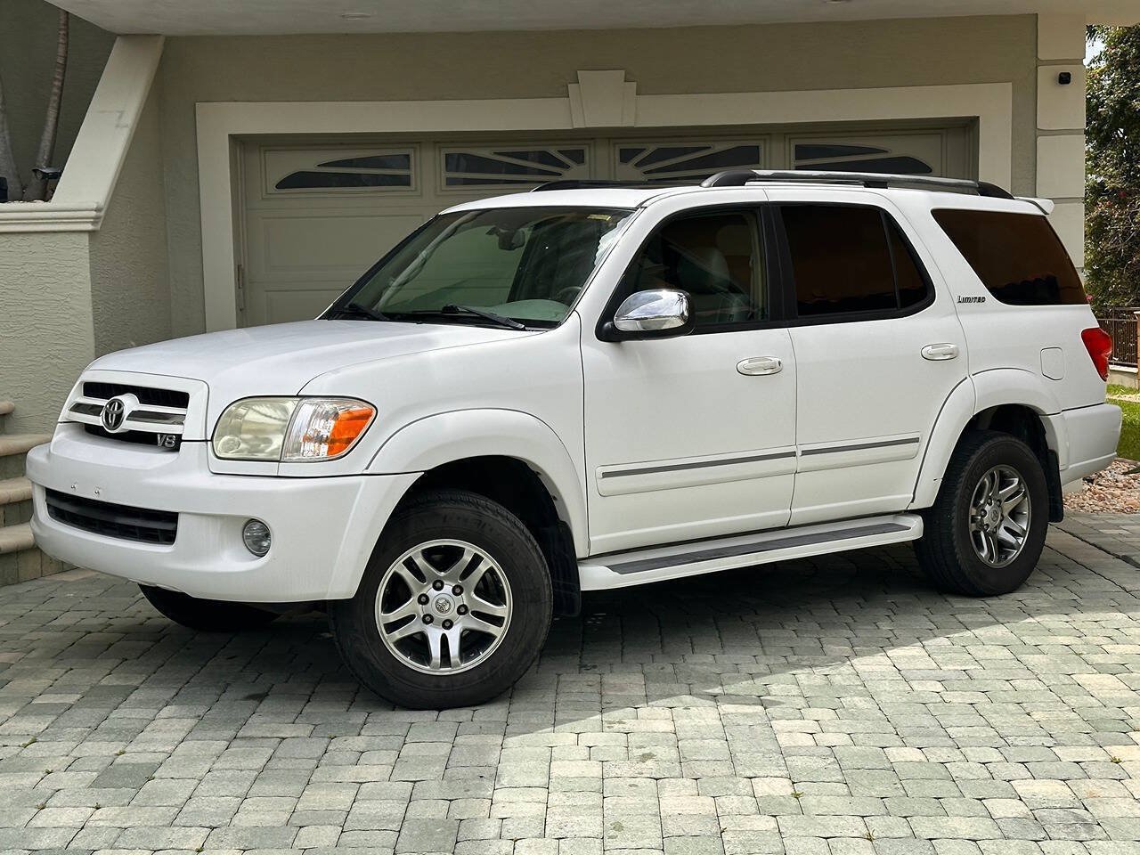 Used 2007 Toyota Sequoia Limited RWD image 4