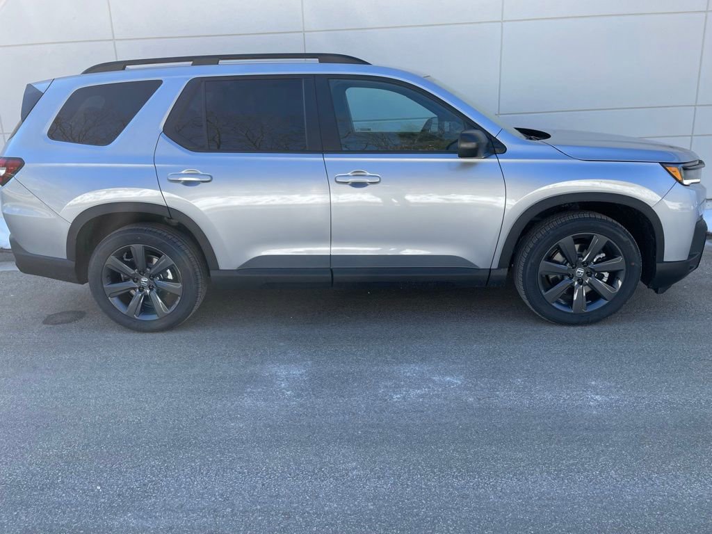 New 2026 Honda Pilot Sport image 5