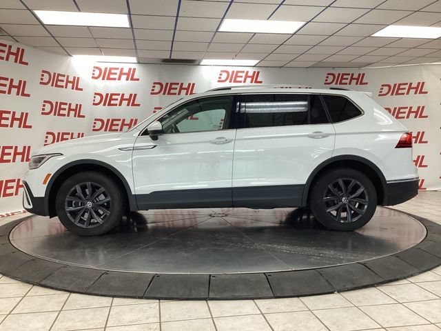 Used 2024 Volkswagen Tiguan SE AWD/4WD image 4