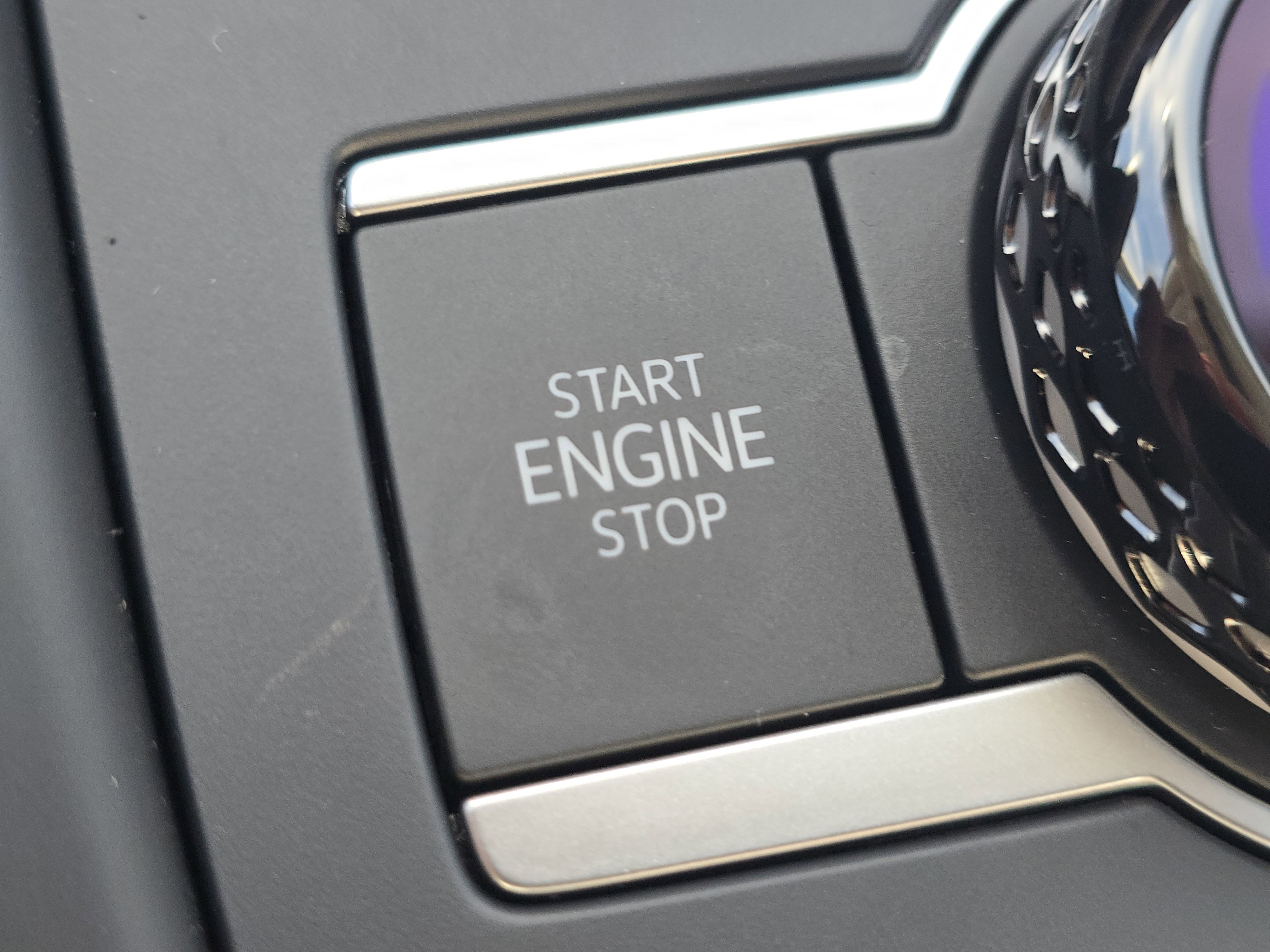 New 2025 Volkswagen Tiguan SE image 25