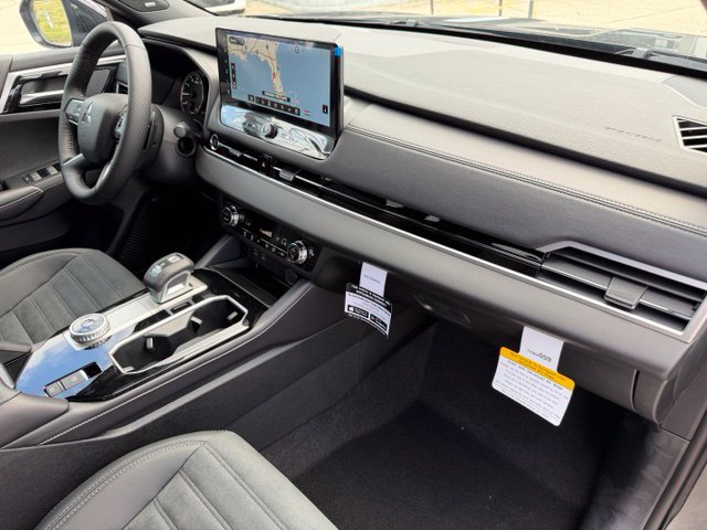 New 2026 Mitsubishi Outlander LE FWD image 11
