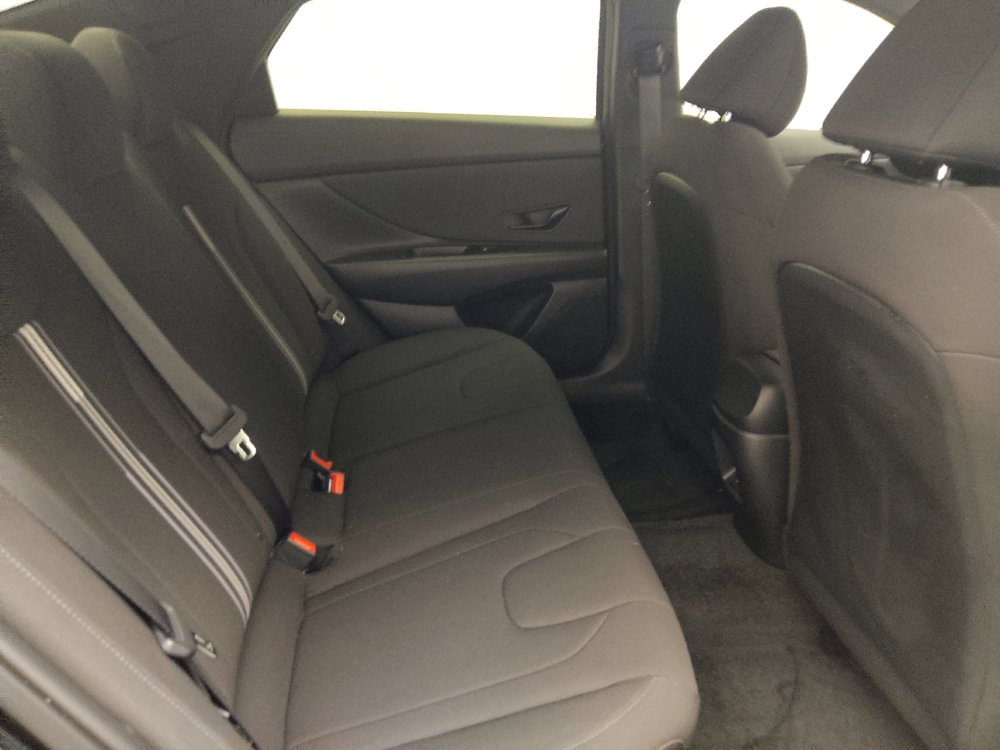 Used 2025 Hyundai Elantra Sport FWD image 19