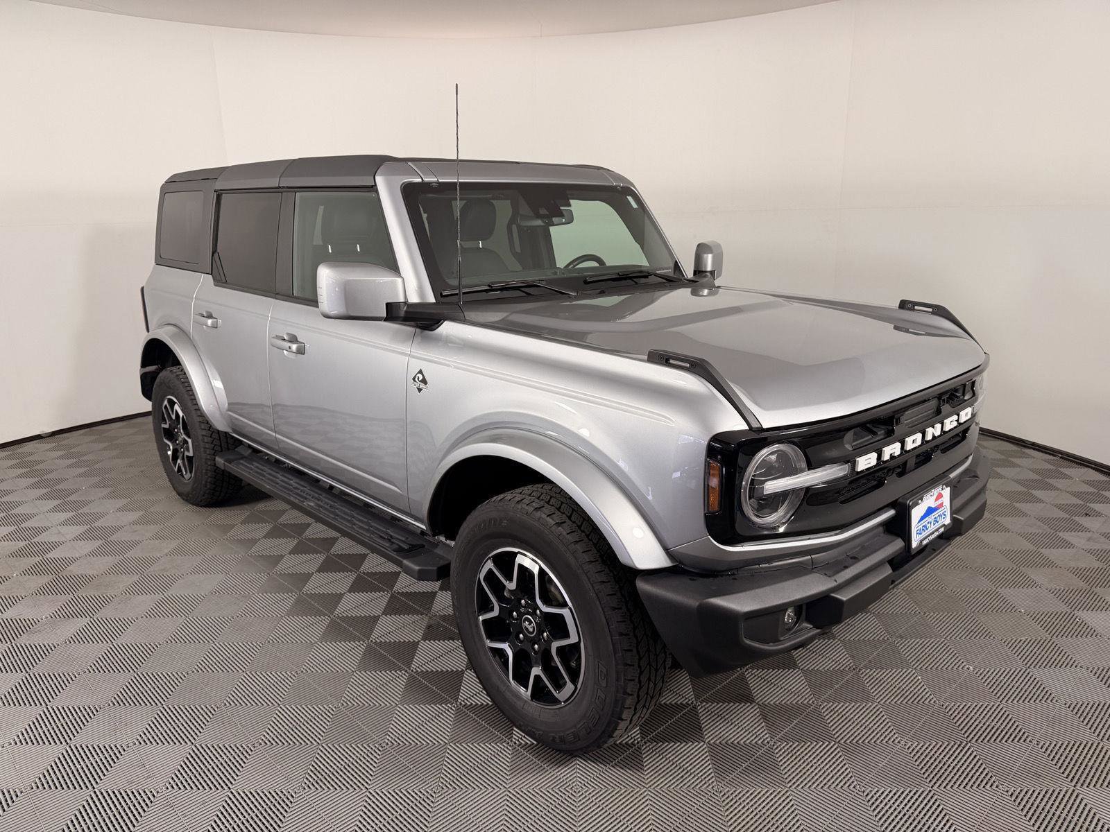 Used 2024 Ford Bronco Outer Banks image 10