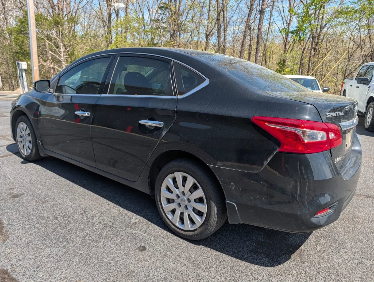Used 2019 Nissan Sentra S image 2