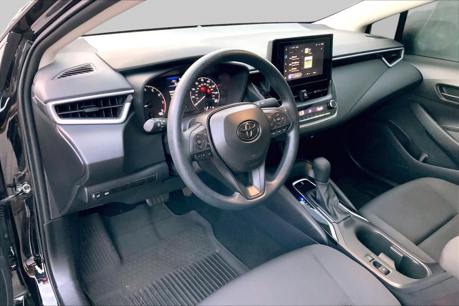 Used 2024 Toyota Corolla LE FWD image 15