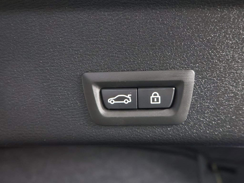 Used 2018 BMW X4 M40i w/ Driving Assistance Package image 21