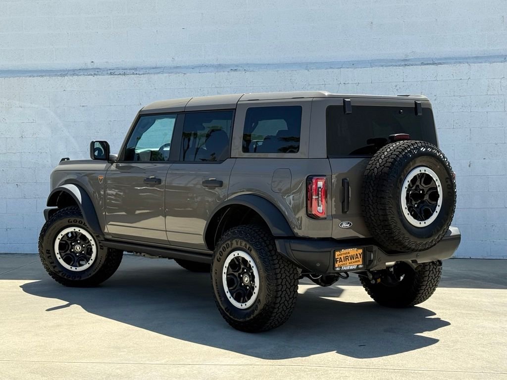New 2026 Ford Bronco Badlands w/ Sasquatch Package AWD/4WD image 3