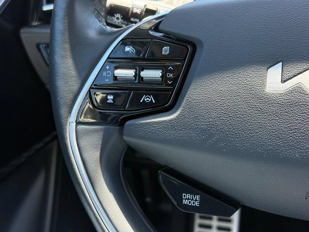 Used 2023 Kia Niro EX Touring FWD image 18