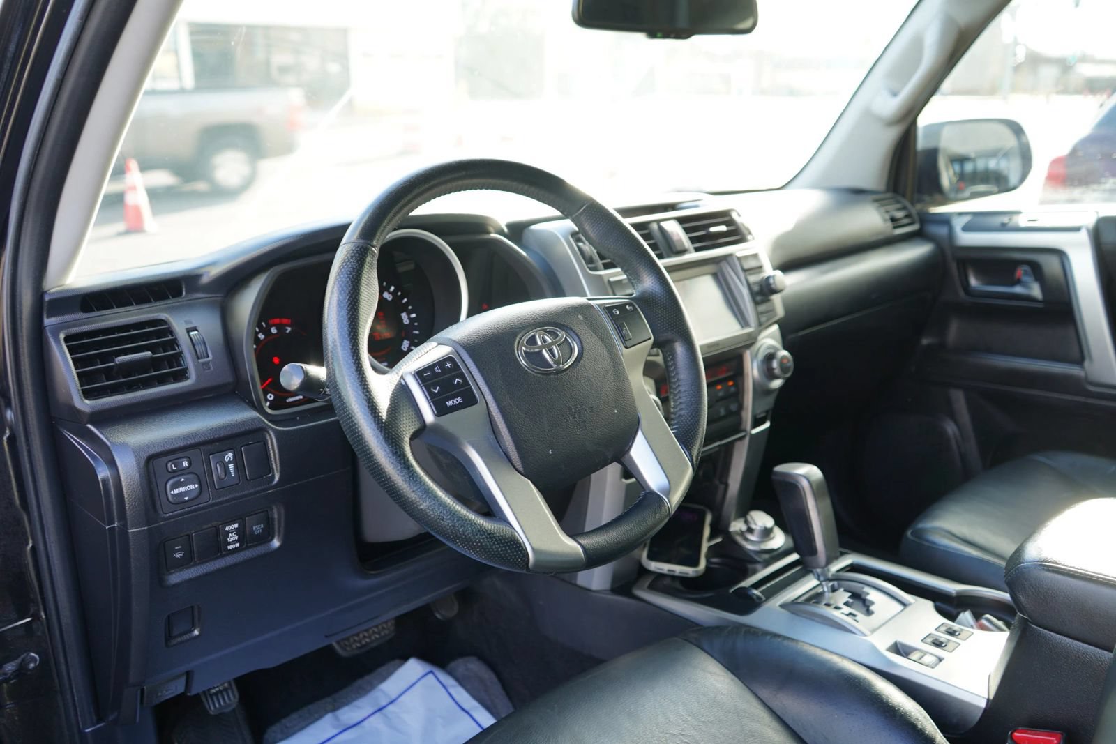Used 2011 Toyota 4Runner Limited AWD/4WD image 8