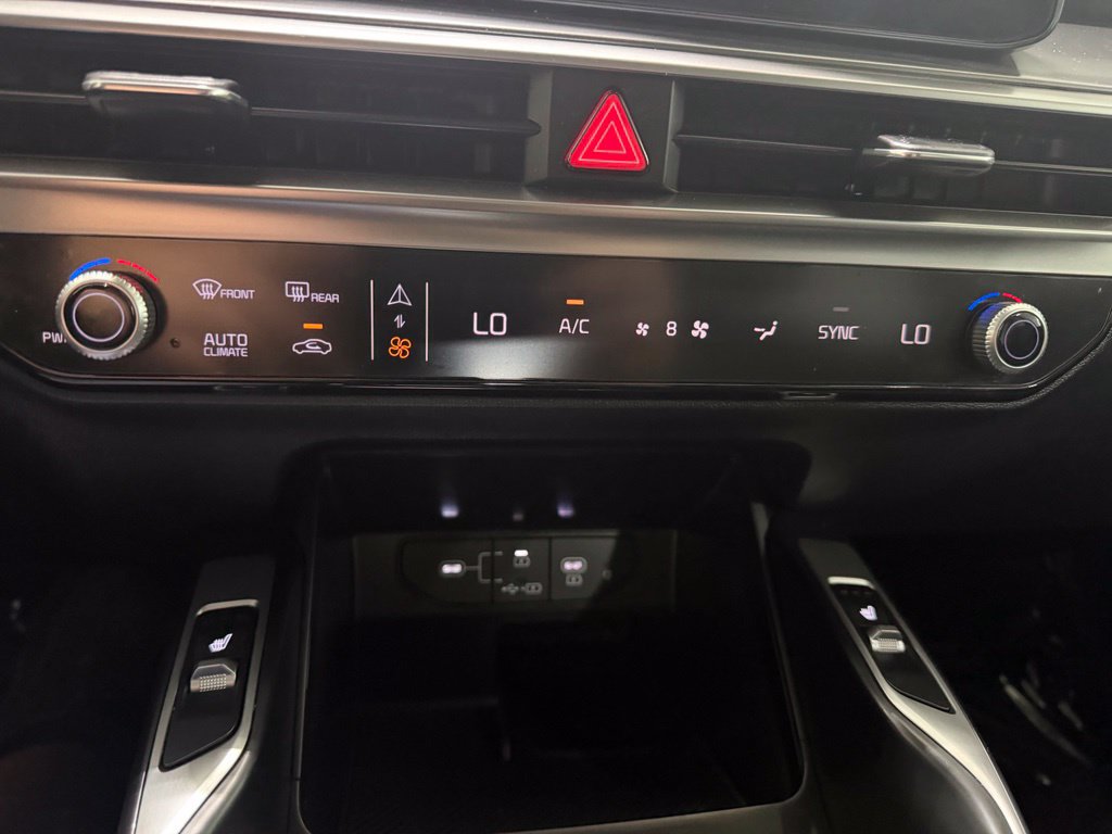 Used 2025 Kia Sorento S AWD/4WD image 24