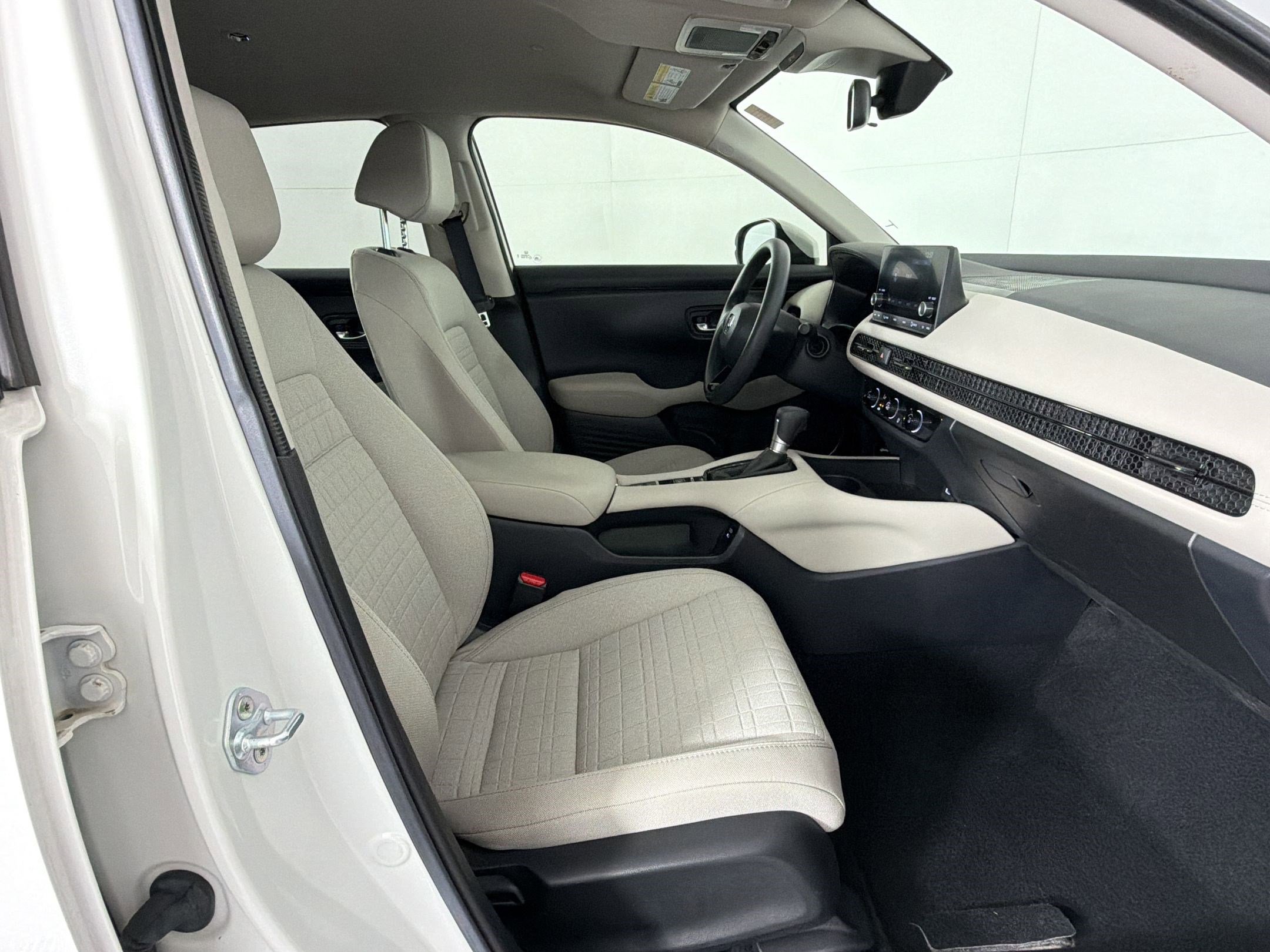 Certified 2024 Honda HR-V LX image 29