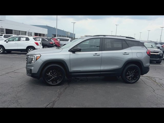 Certified 2023 GMC Terrain SLE w/ Driver Convenience Package AWD/4WD image 5