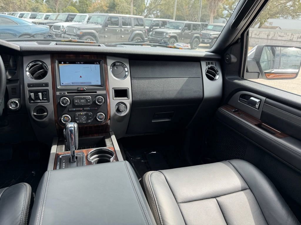 Used 2017 Ford Expedition Platinum image 37