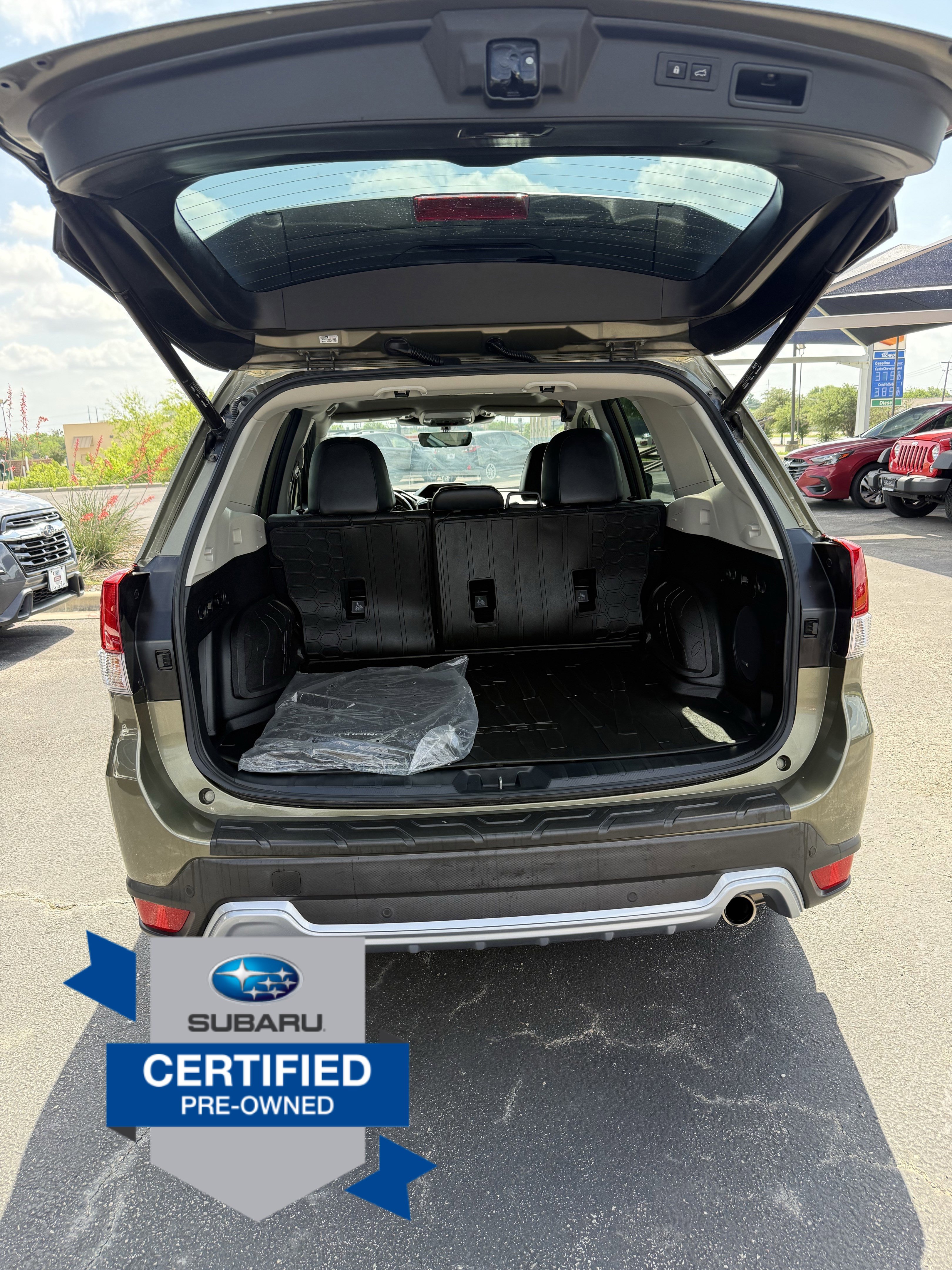 Used 2023 Subaru Forester Touring AWD/4WD image 9