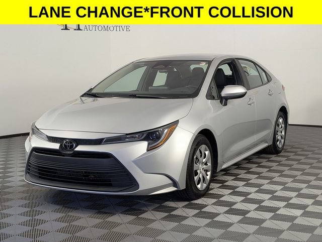 Used 2023 Toyota Corolla LE image 4