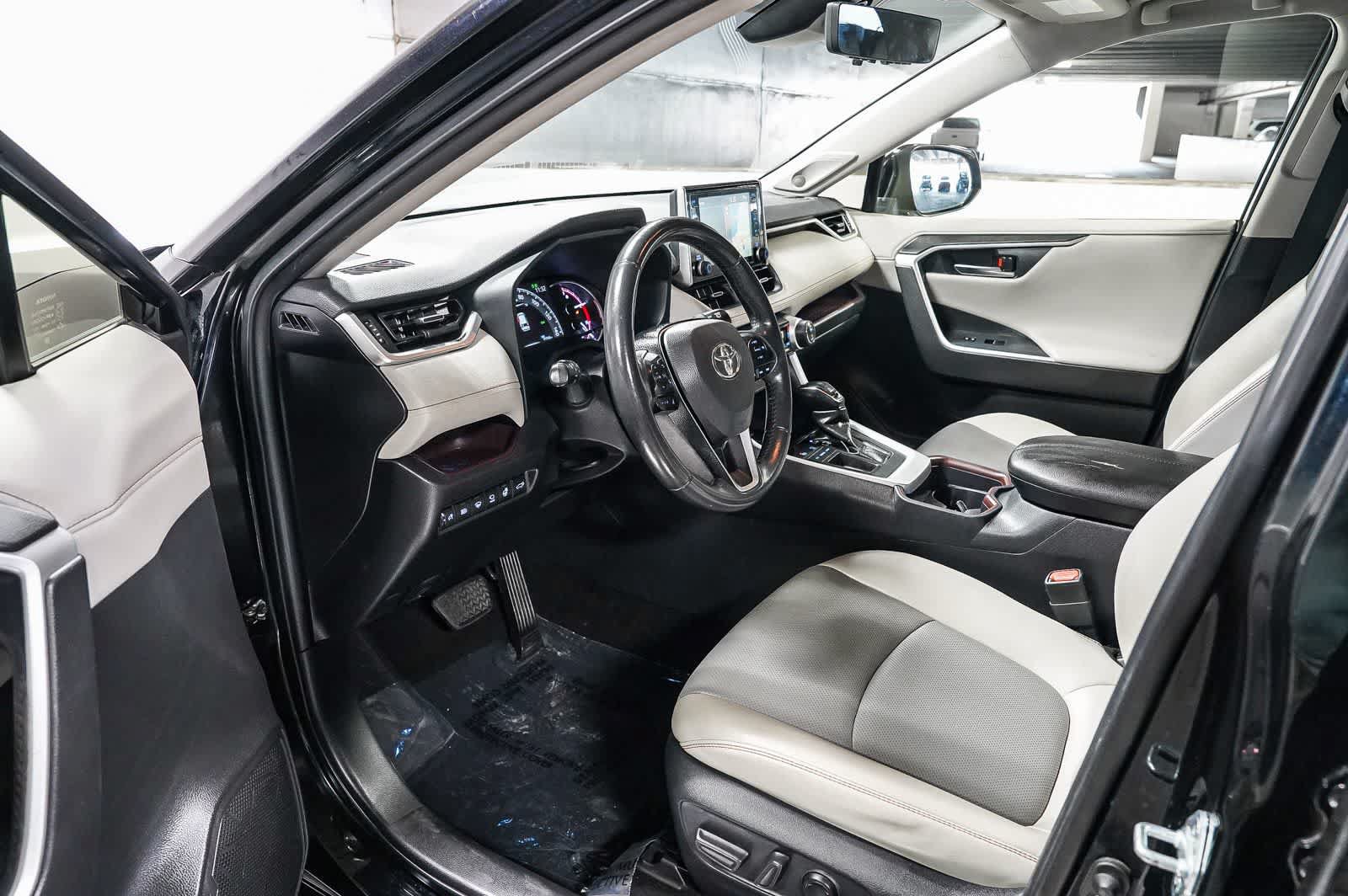 Certified 2021 Toyota RAV4 Limited FWD image 19