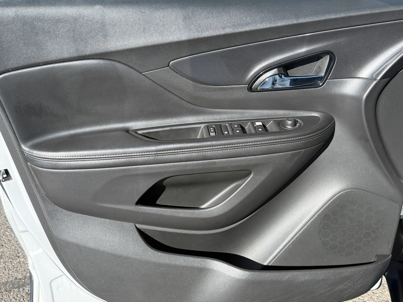 Used 2019 Buick Encore Essence image 17