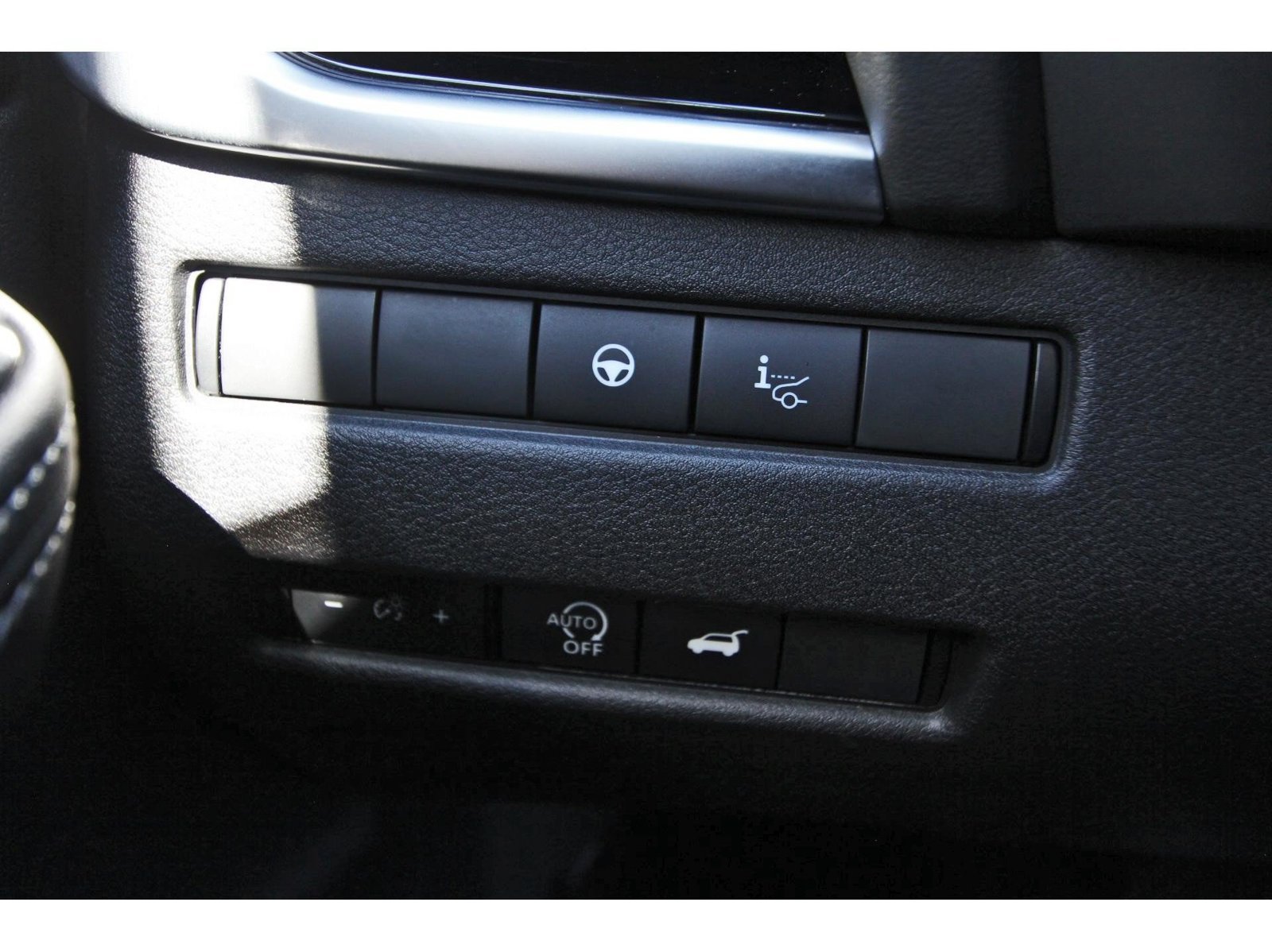 Certified 2025 Nissan Rogue SL w/ Tech Package AWD/4WD image 24