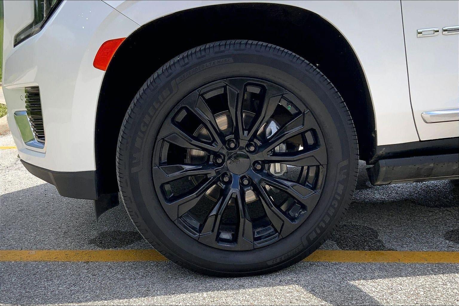Used 2023 GMC Yukon Denali AWD/4WD image 9