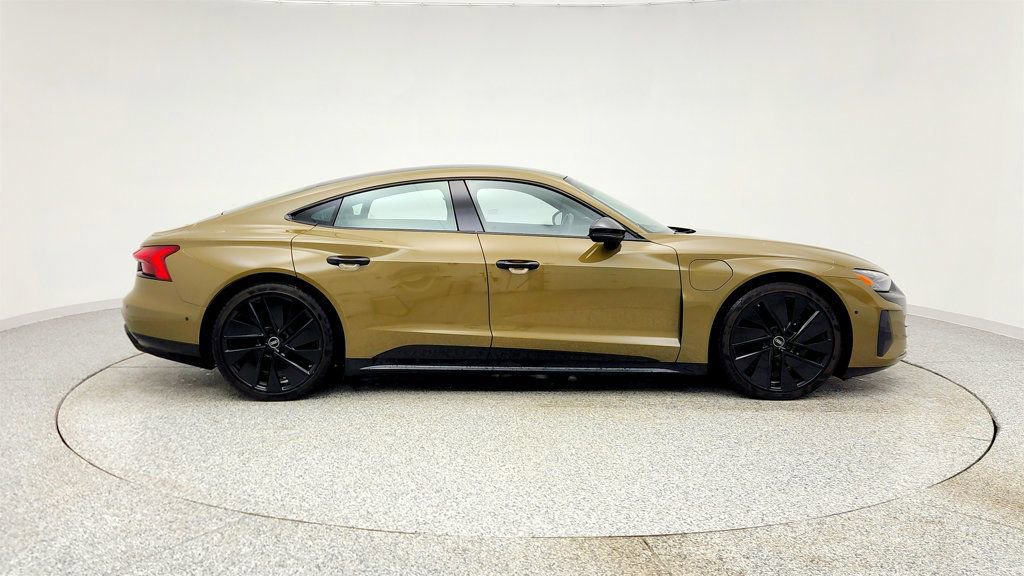 Used 2022 Audi e-tron GT Prestige w/ Prestige Package image 4