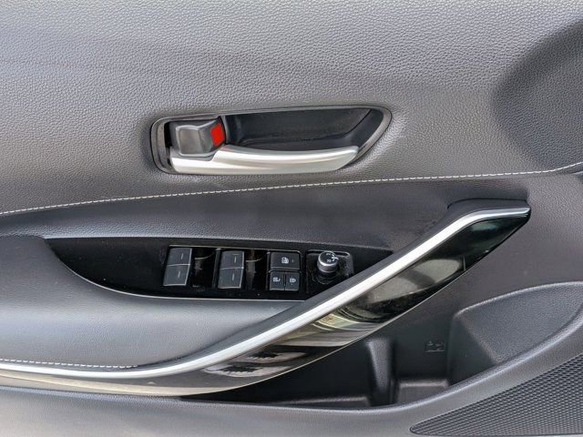 Used 2019 Toyota Corolla XSE FWD image 18