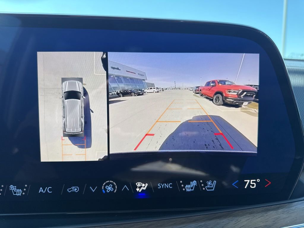 Used 2025 Chevrolet Tahoe High Country AWD/4WD image 10