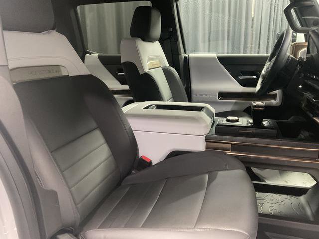 Used 2025 GMC Hummer EV 3X w/ LPO, Dark Essentials Package image 15