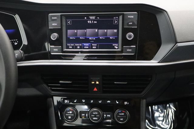 Used 2024 Volkswagen Jetta SE image 28