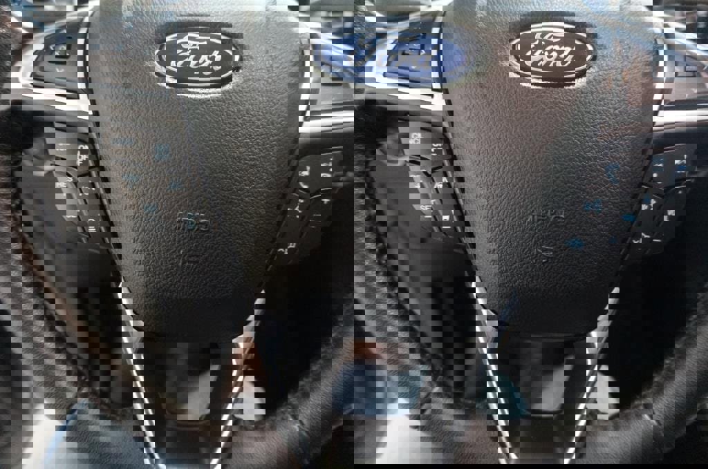 Used 2021 Ford Edge SEL w/ Convenience Package image 14