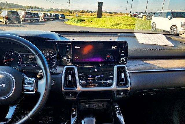 Used 2022 Kia Sorento S w/ Panoramic Sunroof Package AWD/4WD image 9