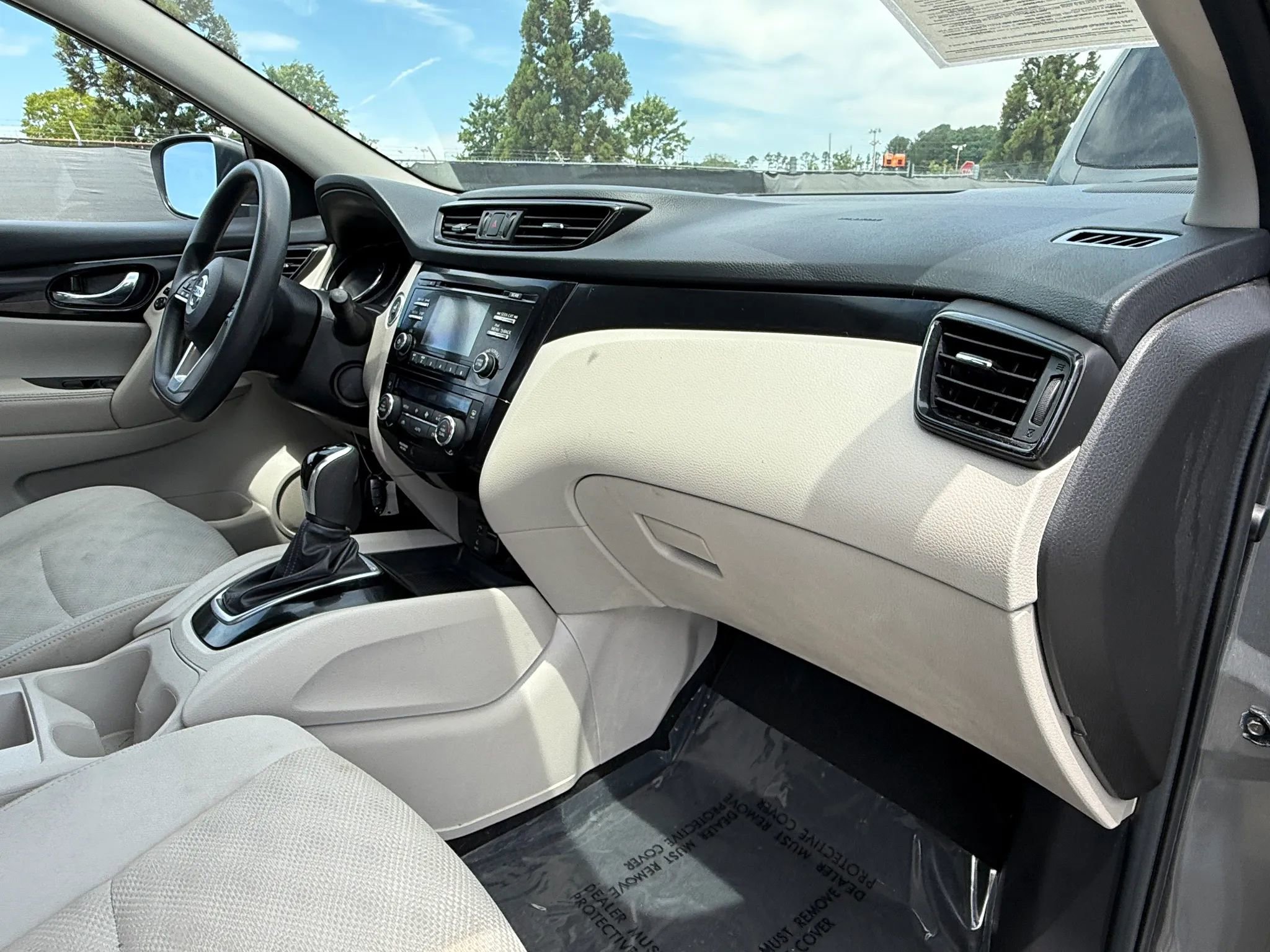 Used 2017 Nissan Rogue Sport SV AWD/4WD image 19