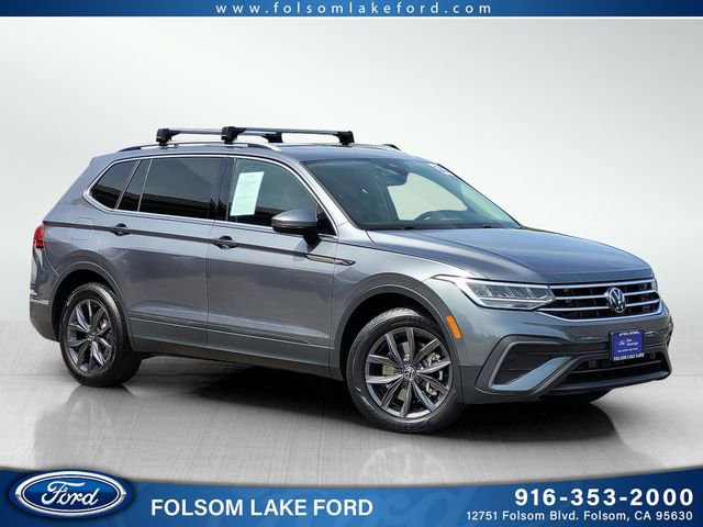 Used 2023 Volkswagen Tiguan SE w/ Panoramic Sunroof Package FWD image 1