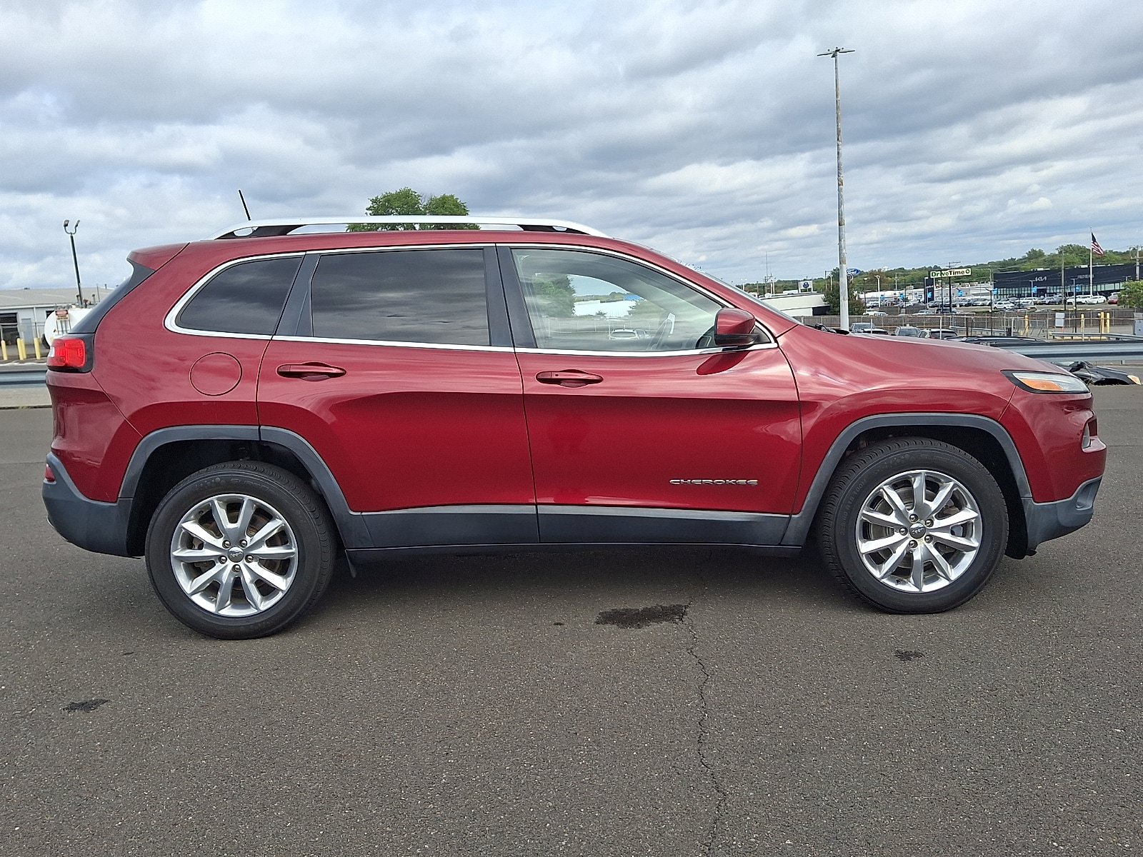 Used 2016 Jeep Cherokee Limited AWD/4WD image 7