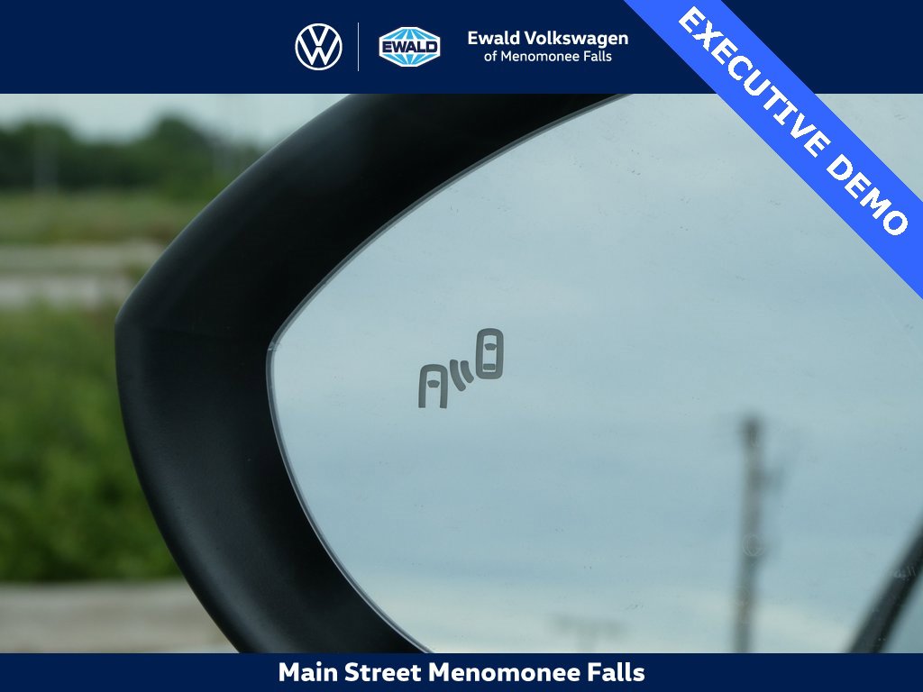 Certified 2025 Volkswagen Jetta S image 11