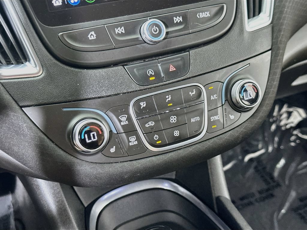 Used 2020 Chevrolet Malibu LT FWD image 25