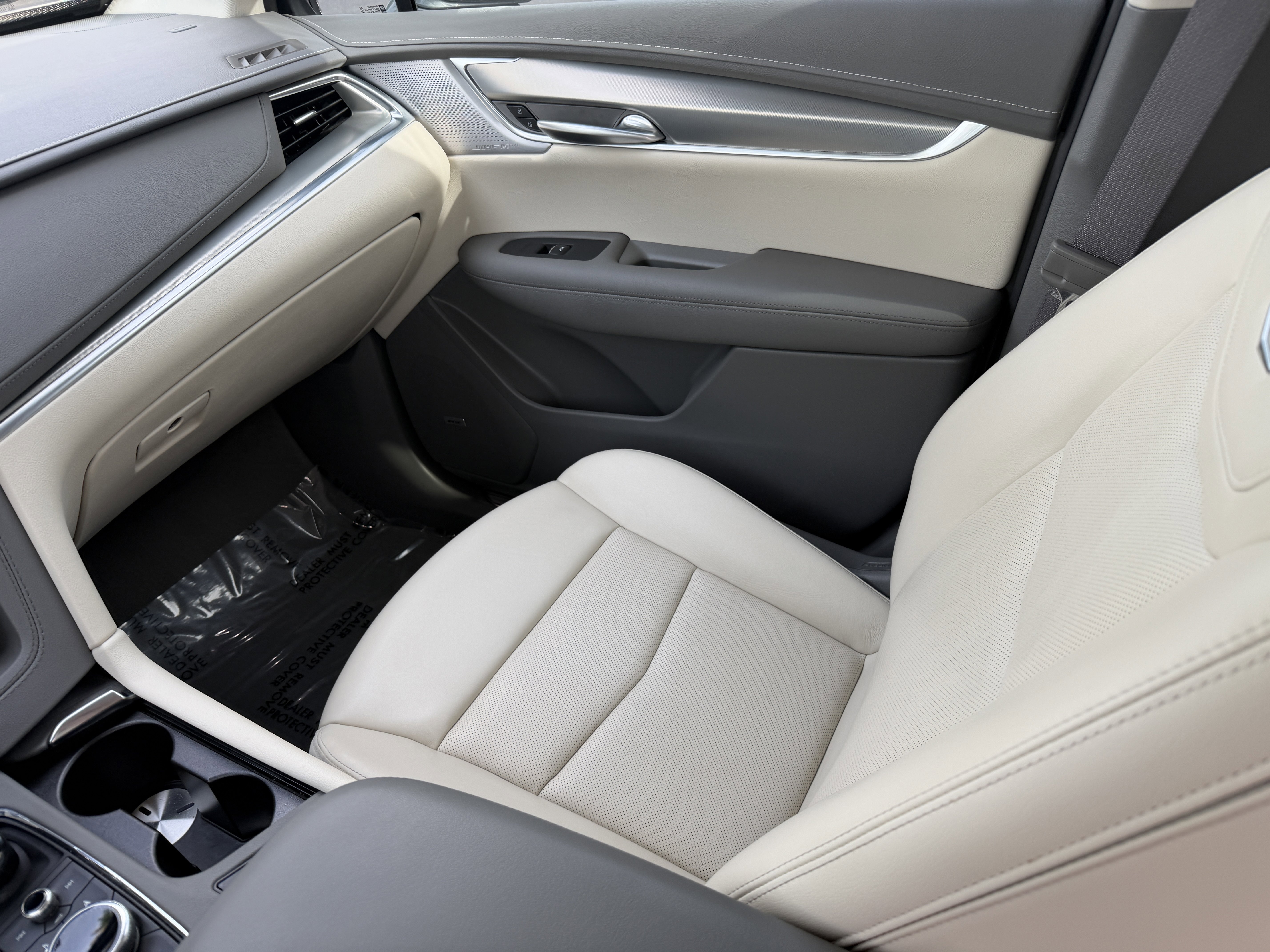 Certified 2024 Cadillac XT5 Premium Luxury w/ LPO, Floor Liner Package image 17