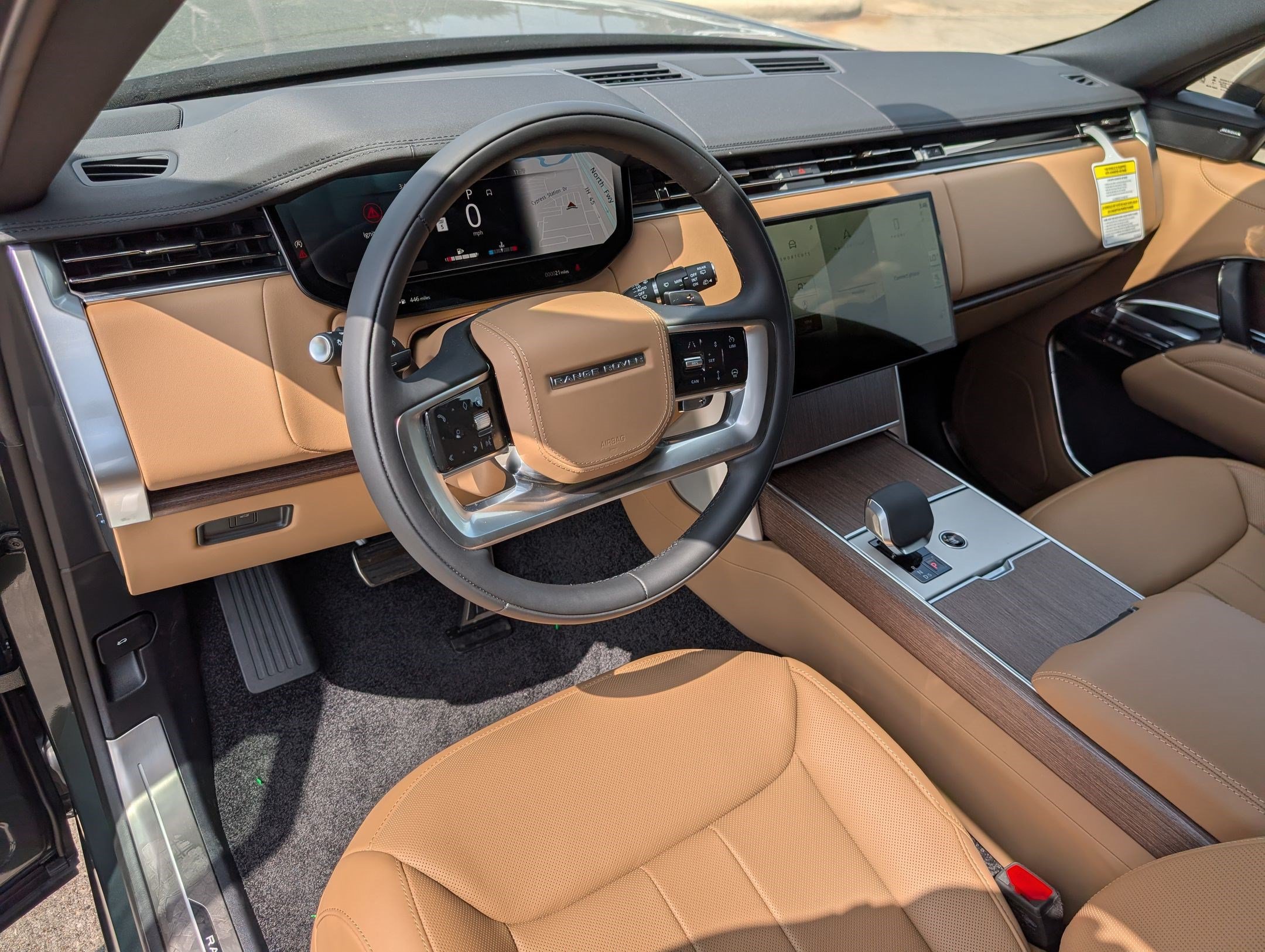 New 2026 Land Rover Range Rover Long Wheelbase SE AWD/4WD image 4