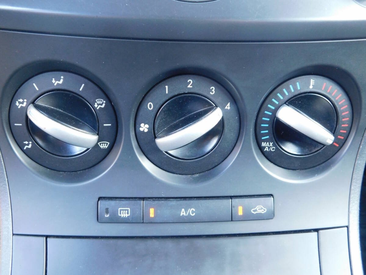 Used 2013 MAZDA MAZDA3 i Sport FWD image 12