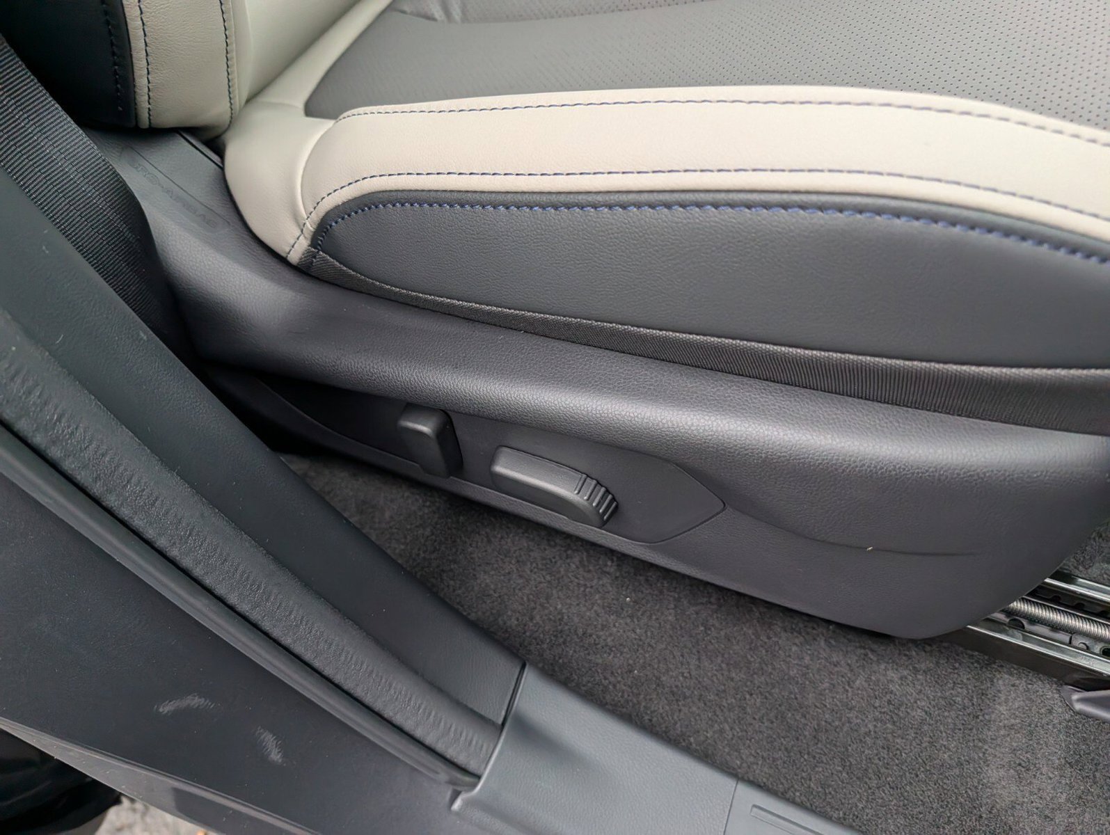 New 2026 Subaru Forester Premium AWD/4WD image 32