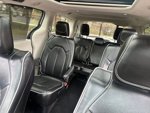 Used 2023 Chrysler Pacifica Limited image 36
