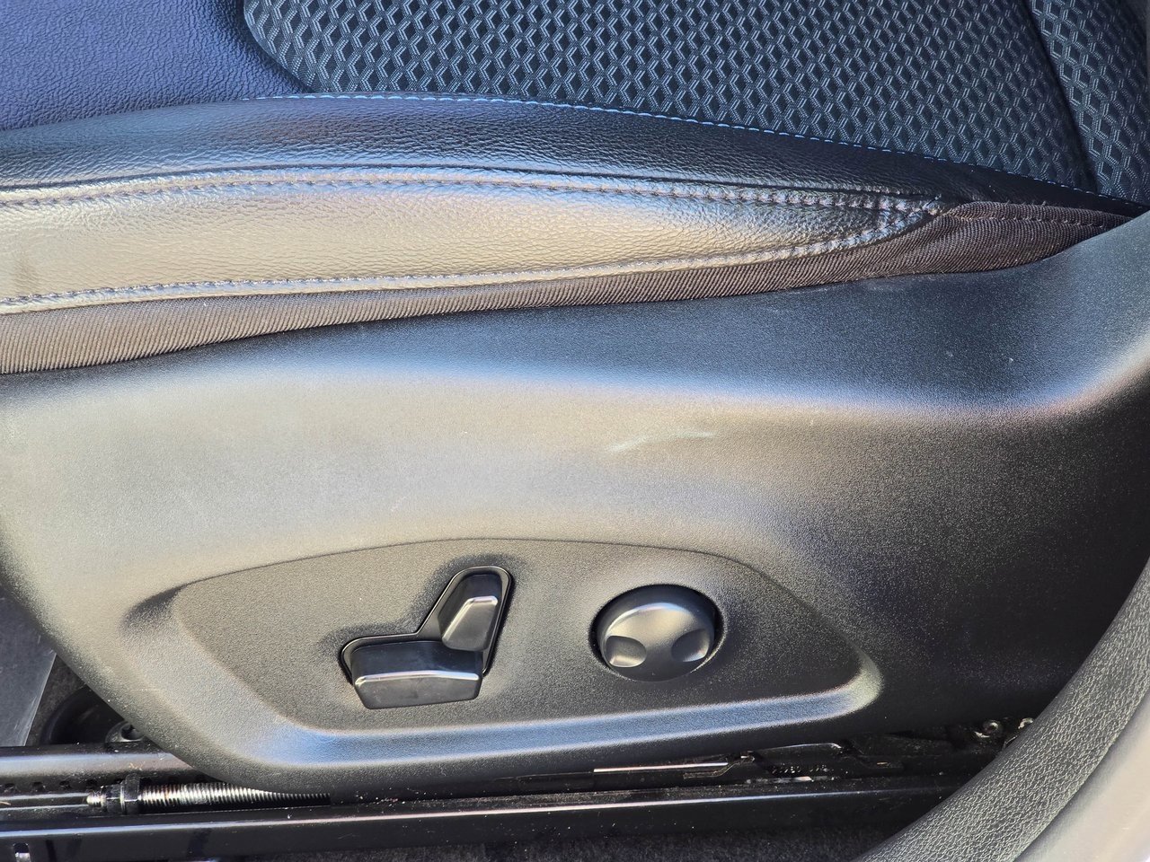 Used 2024 Jeep Compass Latitude w/ Convenience Group image 14