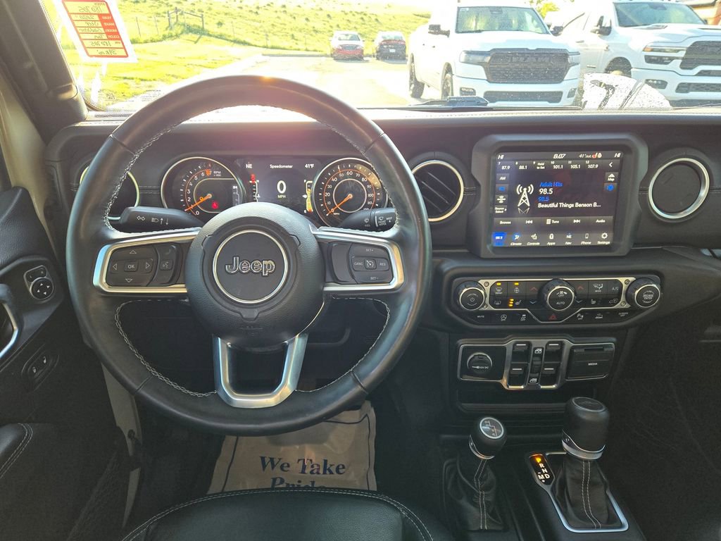 Used 2020 Jeep Gladiator Overland AWD/4WD image 18