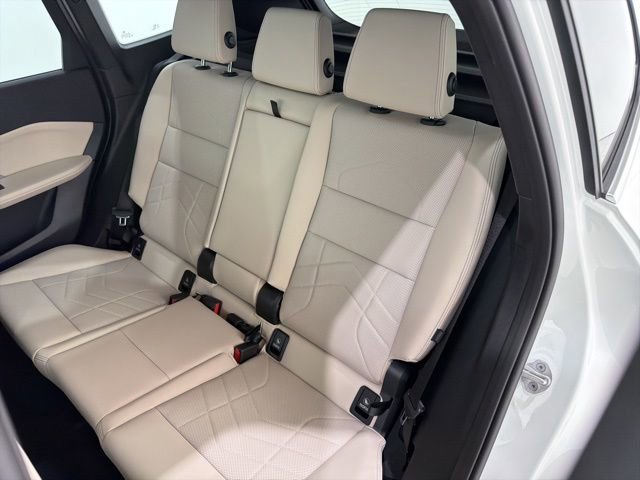 Used 2025 BMW X1 xDrive28i w/ Premium Package image 16