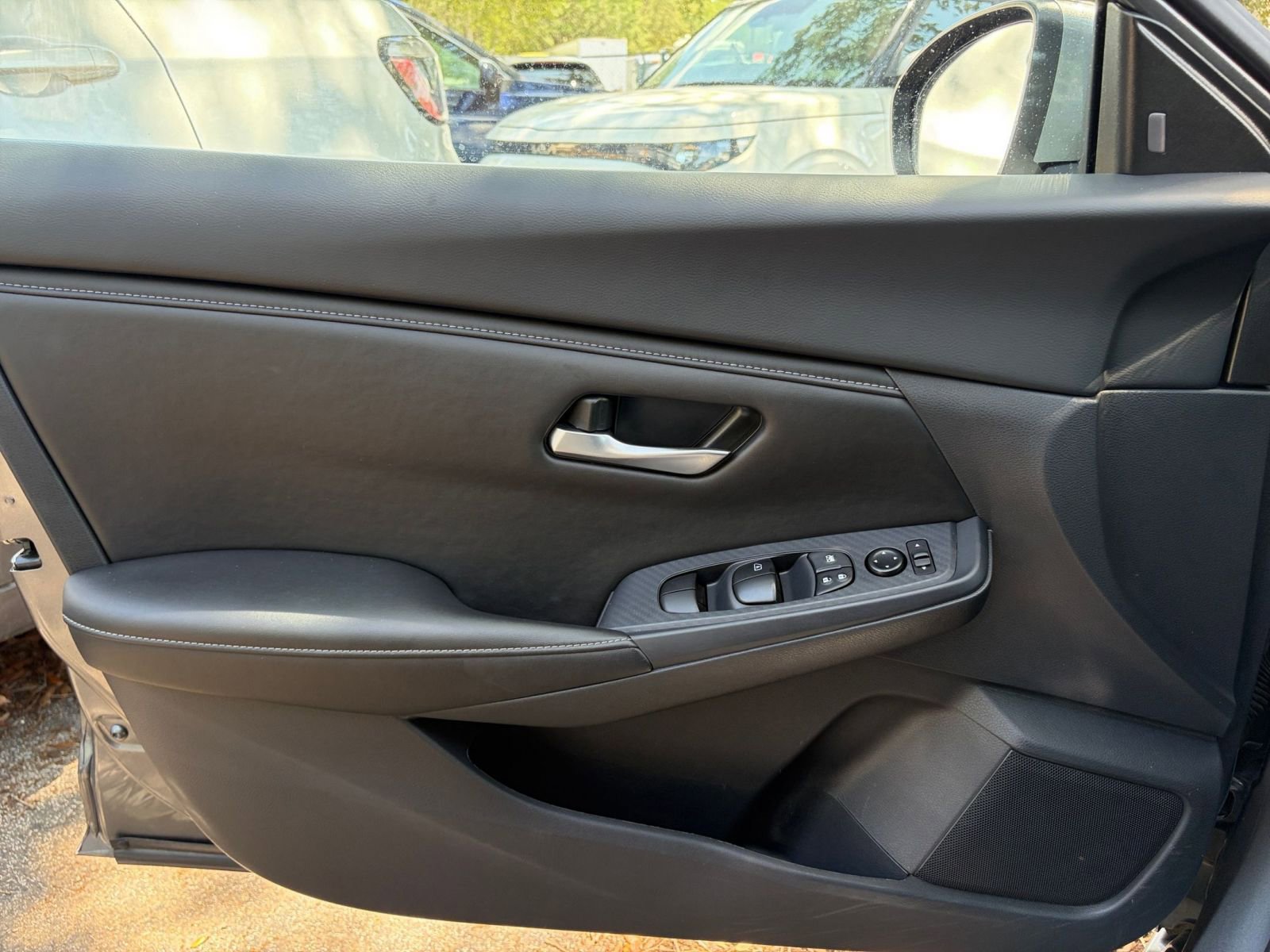 Used 2025 Nissan Sentra SV FWD image 18