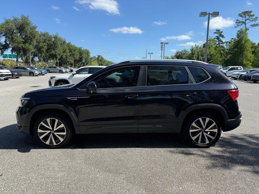 Used 2024 Volkswagen Taos SE image 15