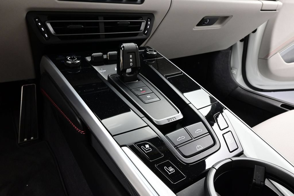 Certified 2024 Porsche 911 Turbo AWD/4WD image 15