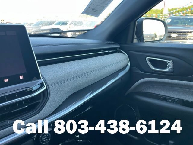 Used 2024 Jeep Compass Latitude AWD/4WD image 28