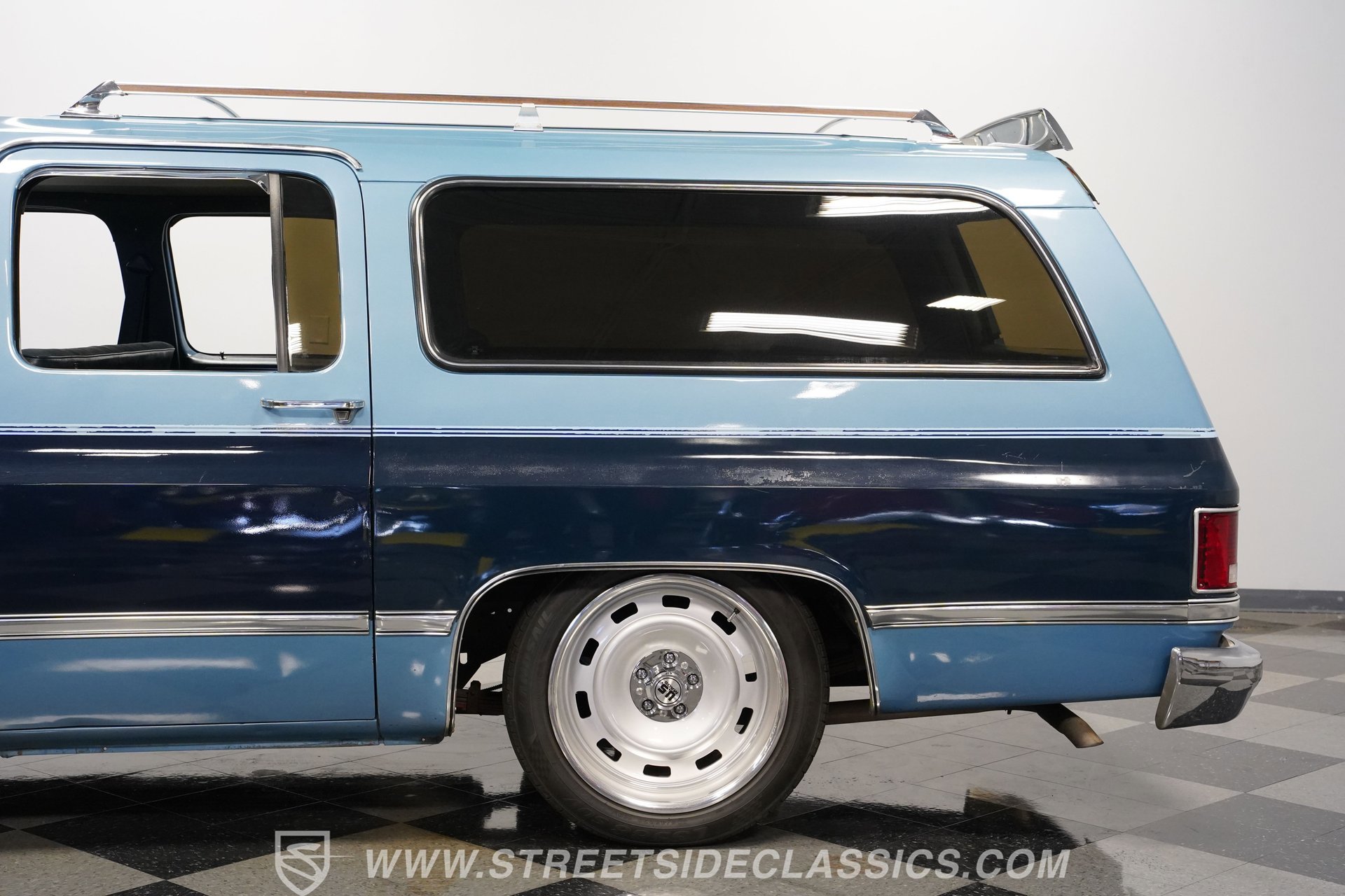 Used 1986 Chevrolet Suburban 2WD image 24